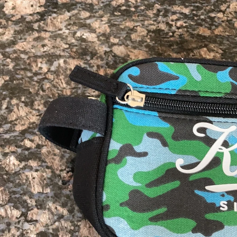 KIEHL'S CAMOUFLAGE COSMETIC BAG DOPP KIT/SHAVING KIT NWOT